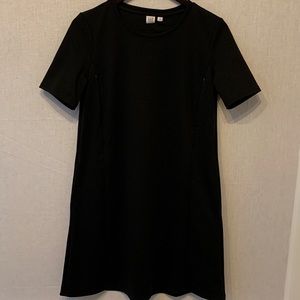 Gap Maternity Side-Zip Nursing Dress in Ponte